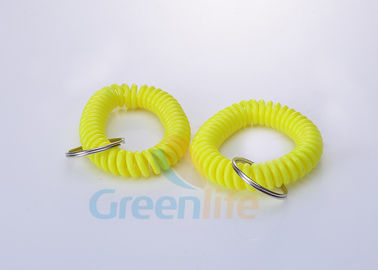 Jasnożółty Flexbile Plastikowa bransoletka ze sznurka spiralnego Brelok do kluczy ID Chian 12 CM